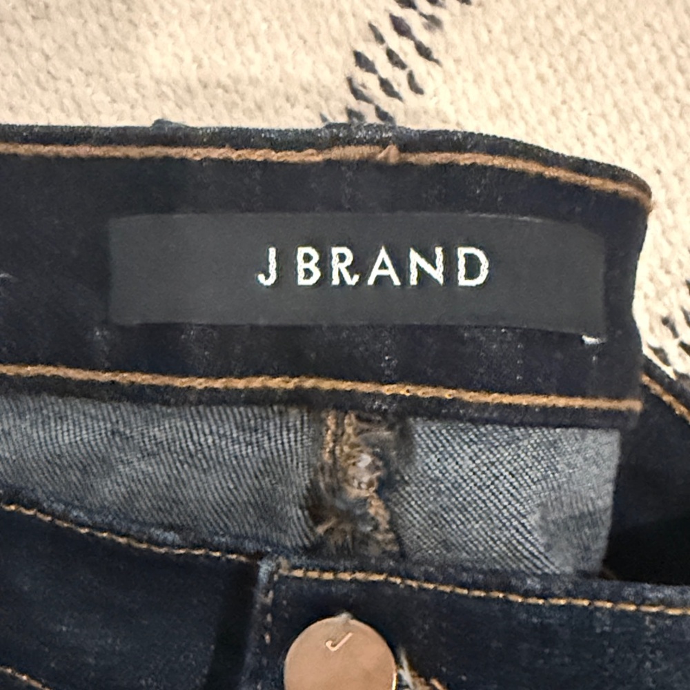J Brand Dark Wash Women’s Jeans - Classic Slim Fit size 32 - Picture 2 of 9